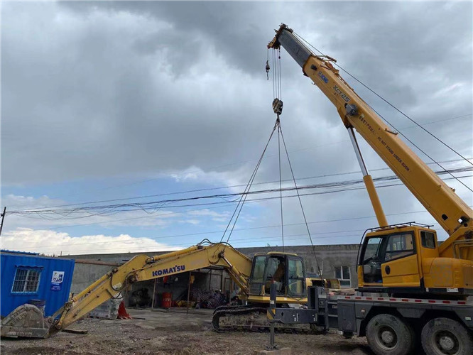 鼓楼区25吨吊车的工作半径是多少？