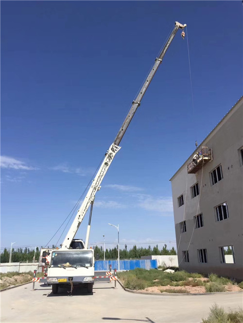 鼓楼区“轻装强干”—— 吊车的 “轻量化臂架” 技术