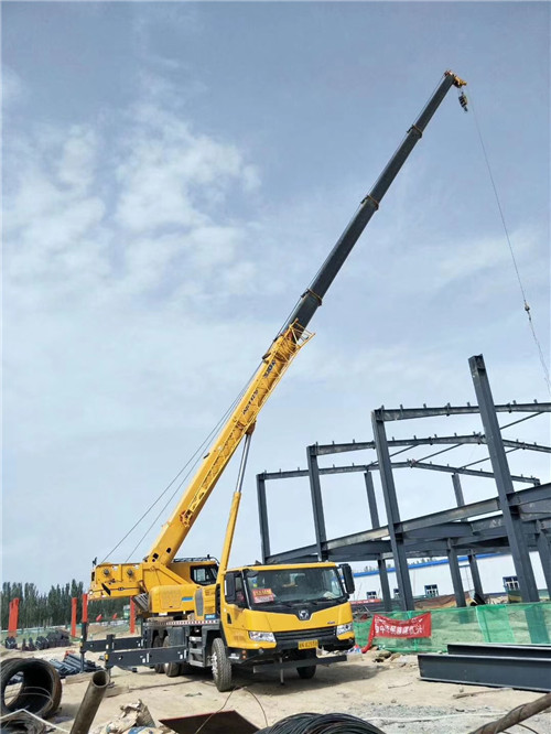 鼓楼区超高层建筑钢结构吊装案例
